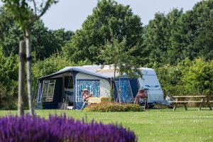 Camping en famille : astuces utiles pour préparer votre voyage